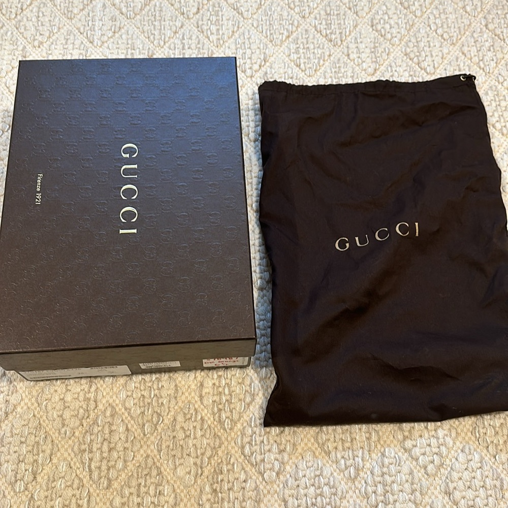 Gucci- Malaga Kid/ Lifford Flat Sandals- with original box and duster bag - Picture 8 of 9